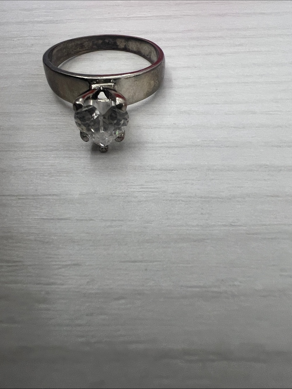Heart-Shaped Clear Crystal Sterling Silver Ring size 7.5 - Picture 14 of 16